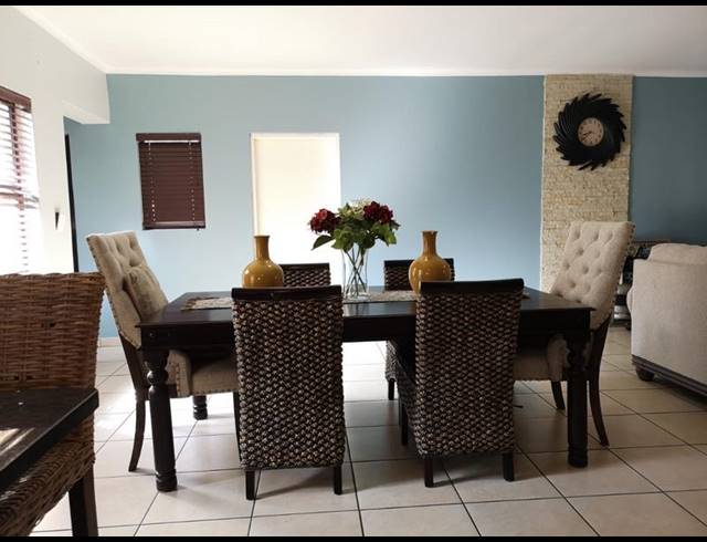 3 BEDROOM HOUSE FOR SALE IN KOSMOSDAL